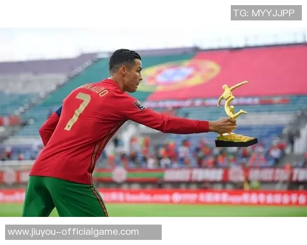 曼联友谊赛大胜拜仁五球逆袭战术解析引发全场热议